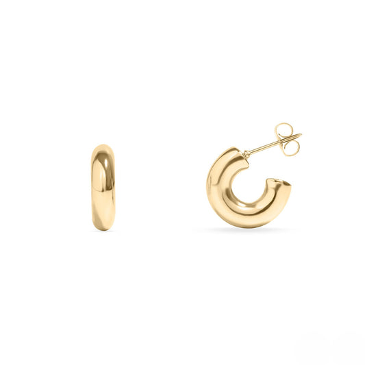 Chunky gold hoop earrings made with waterproof and hypoallergenic PVD plating – bold, modern jewelry for everyday wear