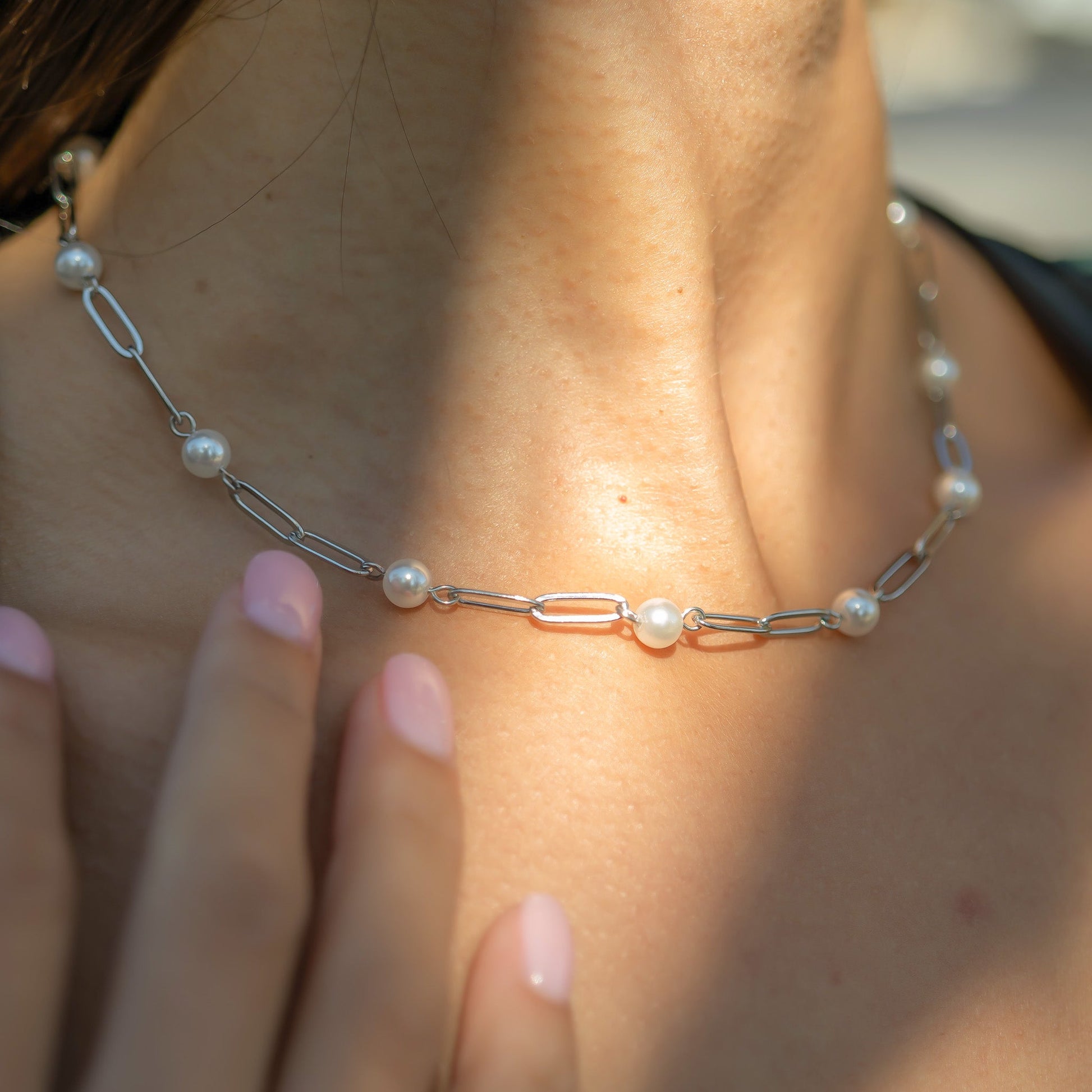 Tarnish-free silver paperclip chain necklace with pearls worn on neck – nickel-free and skin-safe